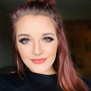 Meet your Posher, Kaleigh